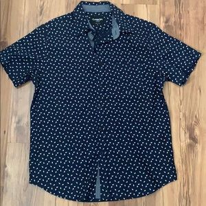 Mens MEDIUM Carbon button down shirt